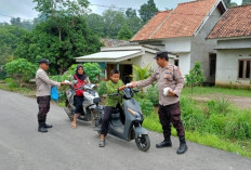 Jumat Berkah Bagikan Makanan Bergizi