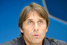 Conte Buka Peluang Tangani Azzurri