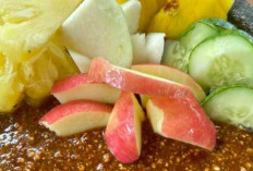 Siang-Siang Gini Enaknya rujak Buah : Segar, Sehat, dan Nikmat