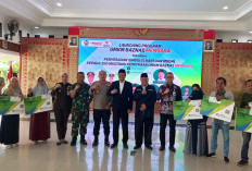 Serahkan Bantuan Modal Usaha kepada 200 Mustahik