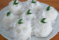 Ketan Putih Tabur Kelapa, Jajanan Tradisional yang Tak Lekang oleh Waktu