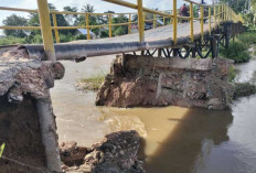 Jembatan Penghubung 2 Desa Nyaris Ambruk 