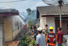 Ditinggal Bekerja : Mes PT MUM Habis Dilalap Si Jago Merah !