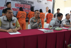 Bongkar Pabrik Miras Oplosan di Banyuasin, 20.088 Botol Disita