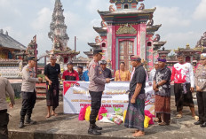 Bansos dan Baksos di Pura Bali Agung Air Talas