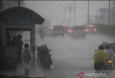 BMKG :  Potensi Hujan Lebat di 26 Provinsi Indonesia pada Awal Mei 2024