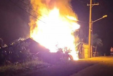‎Rumah Pencari Rongsokan di Martapura Ludes Terbakar