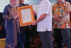 Muara Enim Terima Sertifikat Hak Kekayaan Intelektual 
