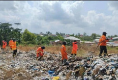 Basahi Lahan TPA Cegah Kebakaran 