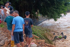 2 Mobil Hanyut Terseret Banjir OKU