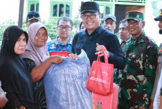 Pj. Bupati Banyuasin Sigap : Serahkan Bantuan Korban Puting Beliung di Desa Telang Jaya !