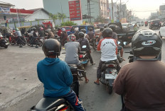 Antrean Pertalite Mengular, Warga Lubuklinggau Keluhkan Sulitnya Mendapatkan BBM
