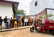 PLN UIP Sumbagsel Salurkan Bantuan Peralatan kepada Bank Sampah 
