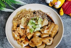 Rujak Mie Hidangan Unik Perpaduan Cita Rasa Nusantara
