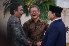 Rocky Gerung, Prabowo, dan Dinamika Hangat Istana