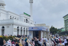 Masjid Al-Azhar Jakarta Gelar Shalat Idul Adha : Jamaah Melimpah Hingga ke Halaman !
