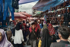 Warga Padati Pasar 16 Ilir H-5 Lebaran