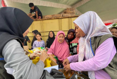 Bantuan Pangan Subsidi Disalurkan, Warga Hemat Hingga Rp20 Ribu per Paket.