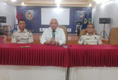 Kalapas Tanjung Raja Akui Lalai, Napi Viral Pakai HP di Balik Jeruji Langsung Dijatuhi Sanksi Ini