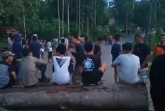 Muratara Kembali Memanas, Massa Blokir Jalan Tolak Operasional Tambang Emas Ilegal 