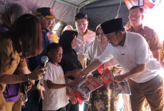 Tinjau Lokasi Kebakaran Dan Serahkan Bantuan 
