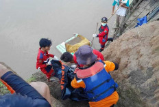 Bocah 12 Tahun Tewas Ditemukan Mengambang di Sungai Lematang 