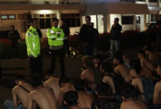 Polisi Bubarkan Puluhan Pelajar Pesta Mimuman Keras di Hotel