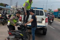 Kecelakaan Maut di Palembang : Pengendara Sepeda Motor Tewas Setelah Tabrak Truk Trailer !