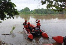 Perahu  Bocor : Istri Selamat, Suami Hilang Tenggelam di Sungai Ogan !