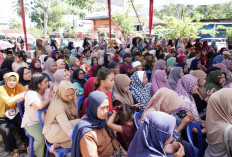 PLN Salurkan Bantuan Paket Sembako di Kabupaten Lebong 