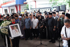 Gubernur Herman Deru Pimpin Pelepasan Jenazah Alex Noerdin Secara Kedinasan