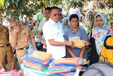 Wali Kota Prabumulih H Arlan Tinjau Korban Kebakaran, Salurkan Bantuan dan Beri Dukungan Moril
