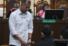 KPK Periksa Saksi Bansos Presiden