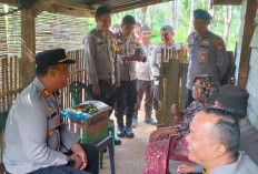 Polsek Prabumulih Timur Gelar Bakti Sosial, Bantu Lansia yang Hidup Sebatang Kara