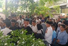 Selamat Jalan Sang Pelopor: Ribuan Pelayat Iringi Pemakaman Alex Noerdin