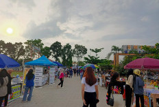KONI OKU Timur Tarik Pungutan ke PKL di Alun-alun Gumawang : Dalih Kebersihan