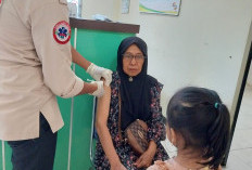 JCH OKU Disuntik Vaksin Meningitis dan Polio