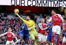 Arsenal Kokoh, MU Geser Aston Villa