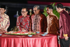 Wapres Gibran Hadiri Puncak Imlek Festival 2577 di Lapangan Banteng