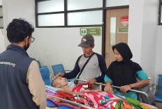 Bocah 12 Tahun dengan Berat Badan Hanya 20 Kg : Perjuangan Hidup Anak Tukang Kayu yang Terbaring Lemah !