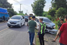 Diduga Sopir Mengantuk, Dua Mobil Avanza Adu Banteng di Jalinteng Indralaya–Prabumulih