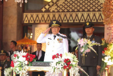 Khidmat Upacara Penurunan Bendera HUT ke-80 RI di Palembang, Cik Ujang Dorong Generasi Muda Berkarya