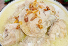 Opor Ayam : Hidangan Wajib Hari Raya yang Bersanding dengan Ketupat