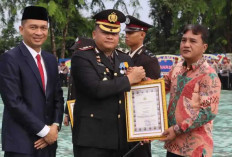 Bantu Ungkap Kasus Pembunuhan, Kepala Desa Bumi Kawa Terima Penghargaan Polres OKU