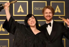 Penampilan Epik Billie Eilish di Oscar 2024: Sentuhan Musik yang Menggetarkan