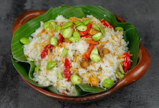 Nasi Liwet Khas Sunda: Hidangan Tradisional yang Penuh Cita Rasa dan Filosofi Kebersamaan