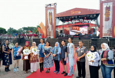 Tampil Memukau di Fashion Show Sriwijaya Expo 2025
