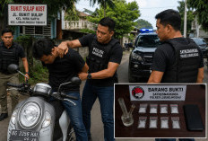 Sembunyikan Sabu di Bawah Telapak Kaki, Pengecer Narkotika Dibekuk Polisi