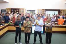 OKU Timur Benahi Lingkungan, Fokus Kurangi Sampah Plastik Demi Adipura 2025