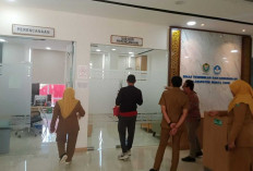 KPK Segel Sejumlah Ruangan Pemkab Muara Enim, Termasuk Ruang Kerja Bupati  Bupati Dibawa Tim KPK